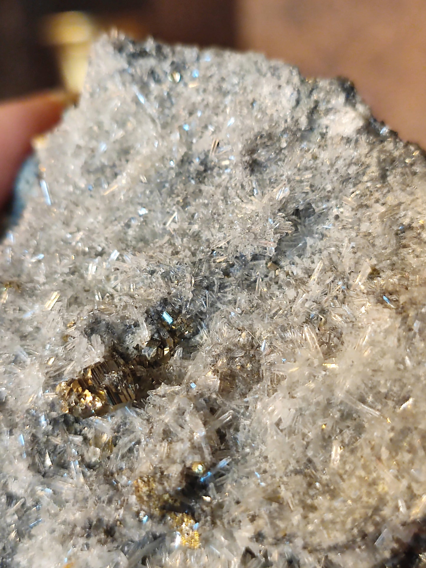 Quarz mit Pyrit PQ39