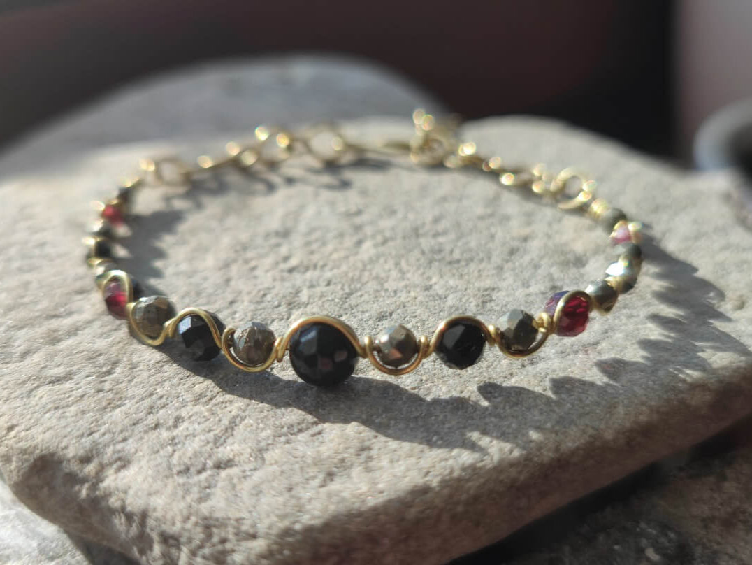 Armreif Messing/Spinell/Pyrit/Granat